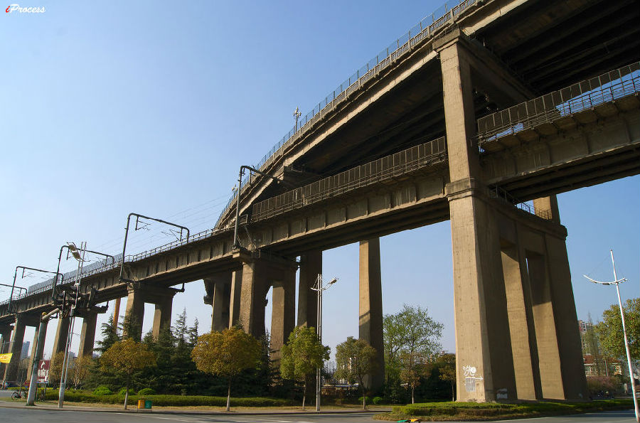 虎口大桥工程利用滑车施工案例